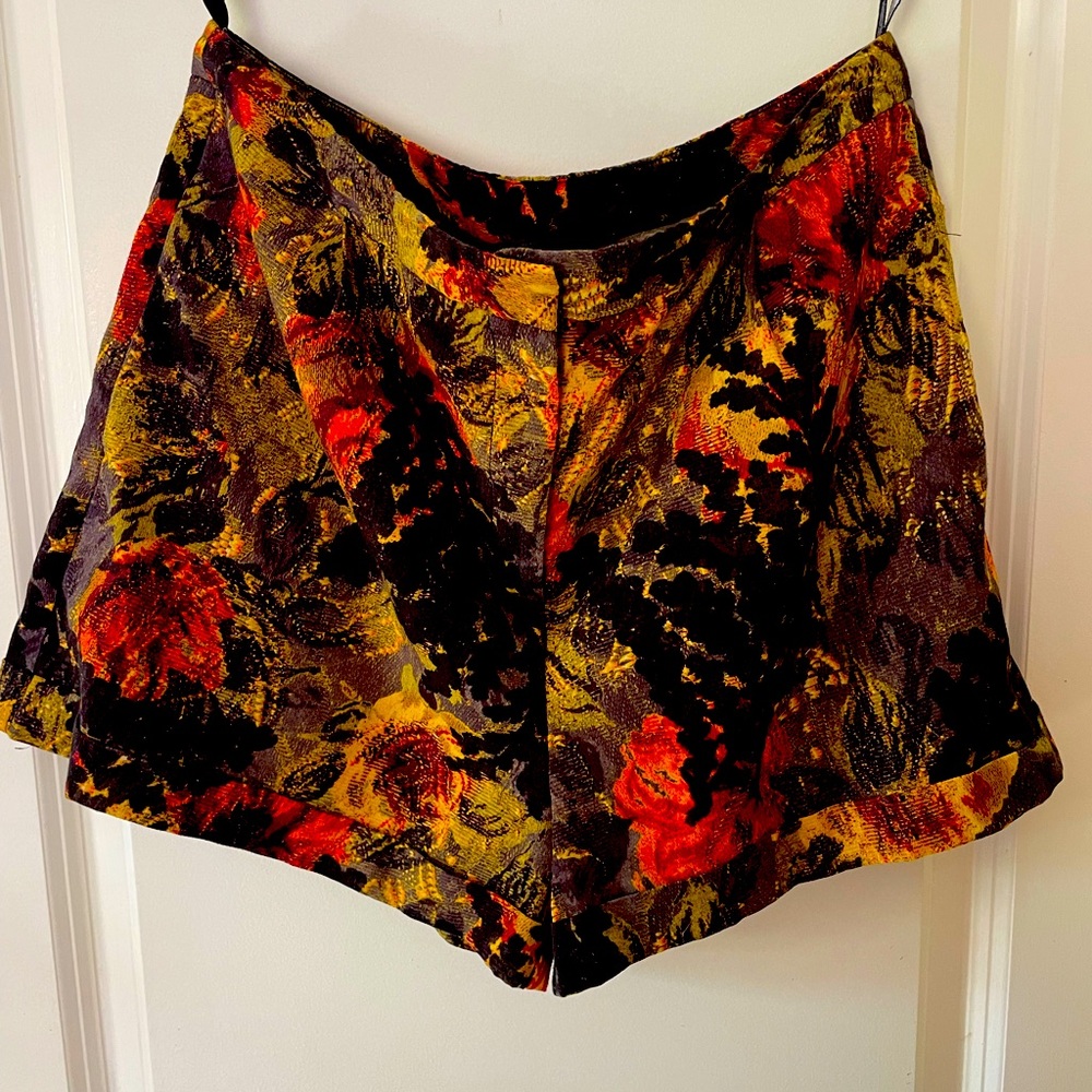 TOPSHOP Floral Print Shorts